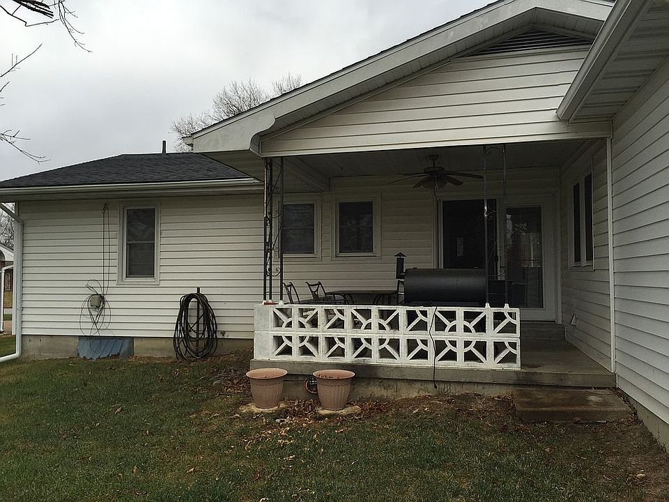 124 South St, Tipton, MO 65081 Zillow