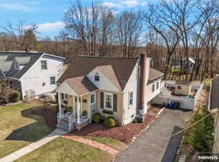 386 Kingston St, Wyckoff, NJ 07481