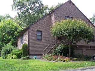 3 Sterling Pl, Monroe, CT 06468