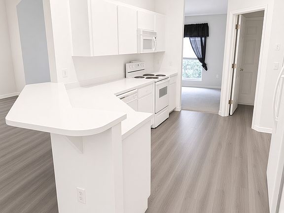 5th image of 6241 Hampton Pointe Cir