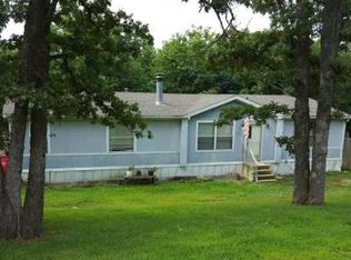 2351 Hillside Dr, Oak Grove, MO 64075