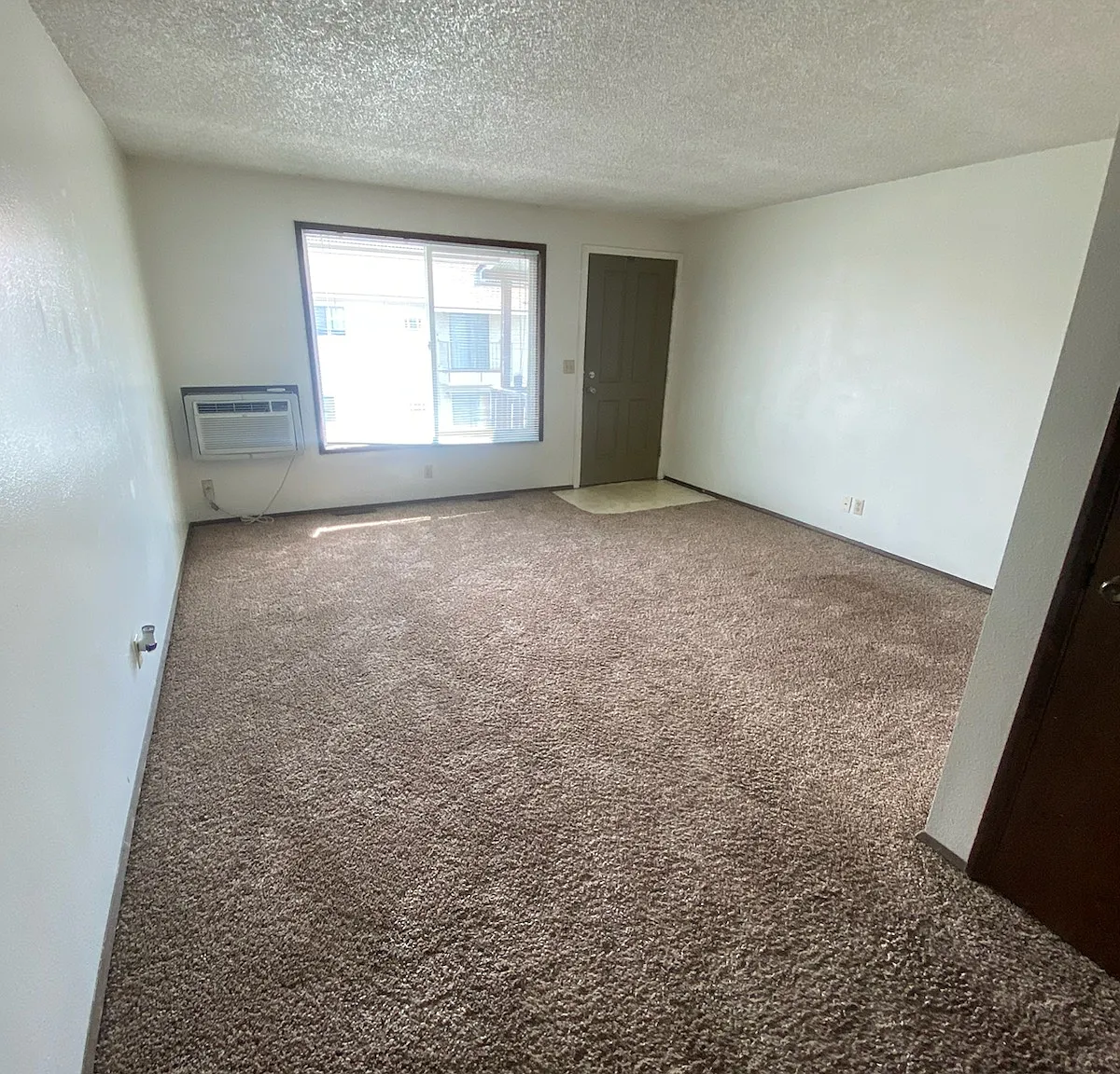 440 Josephine Drive - 29 — Photo 3