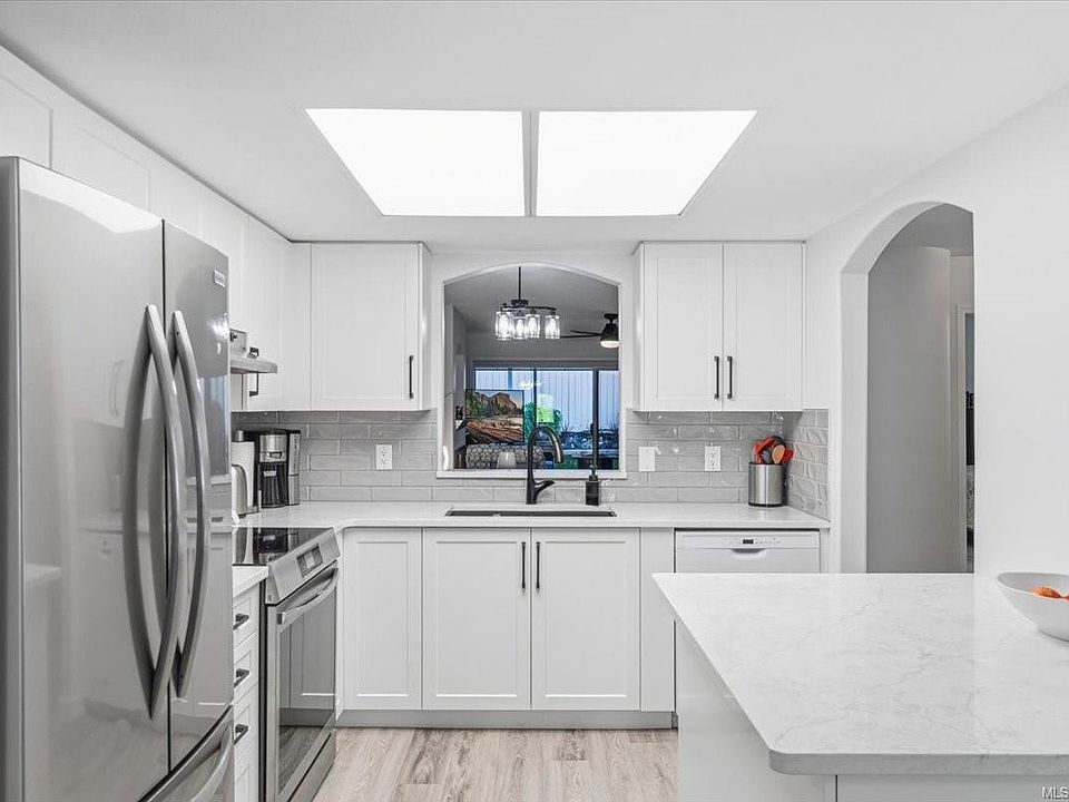 1st image of 310 Pym St S #4