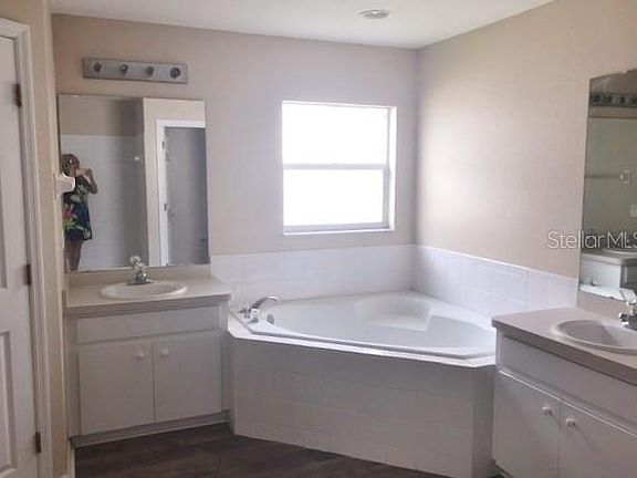 5th image of 196 Seven Oaks Dr