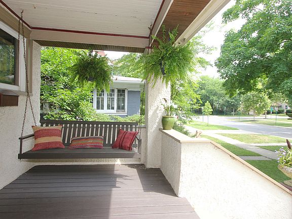 2nd image of 639 N Lombard Ave