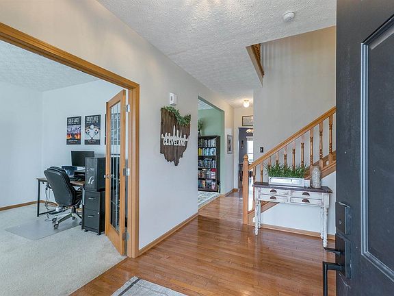 4th image of 2555 Pleasant Crest Ct