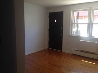23 Deerfield Ct APT 2, East Hartford, CT 06108