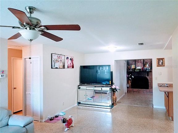 4th image of 6232 68th Ave N