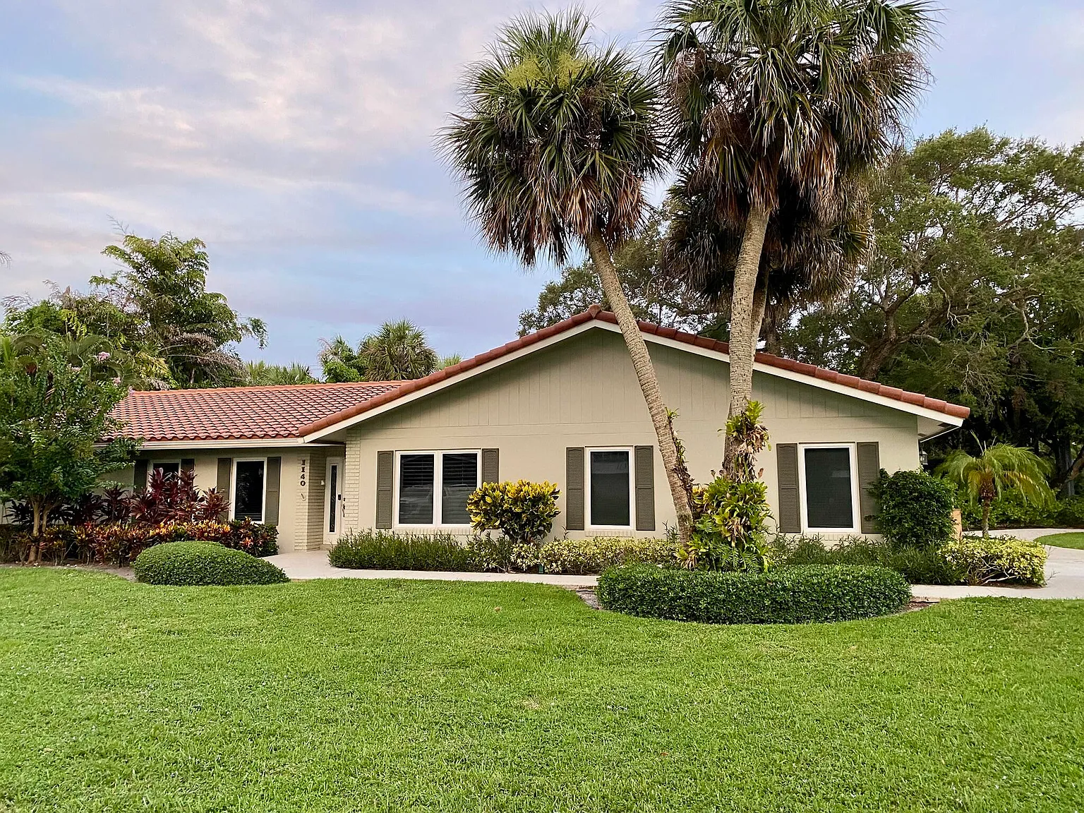 4 bed, 2.5 bath, 2242 sqft, $7,500 — Photo 3