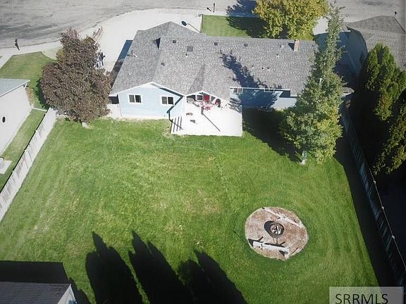 5th image of 1824 Alturas Cir