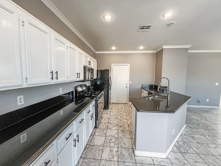 3335 Antique Rose Dr — Photo 9
