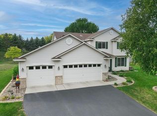 2505 Schneider Ct, Chaska, MN 55318