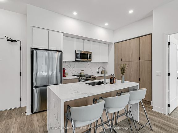 2nd image of 415 Sea Ray Ave #144