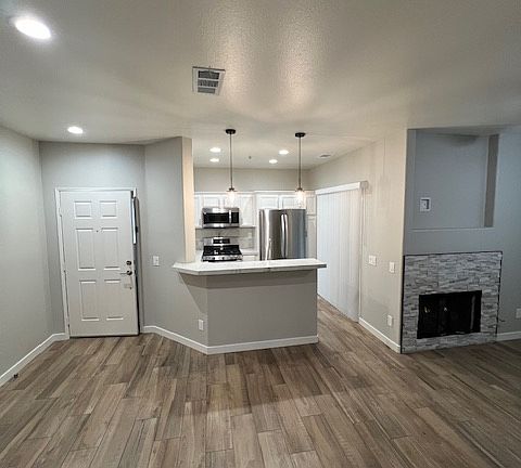 2nd image of 26520 Arboretum Way