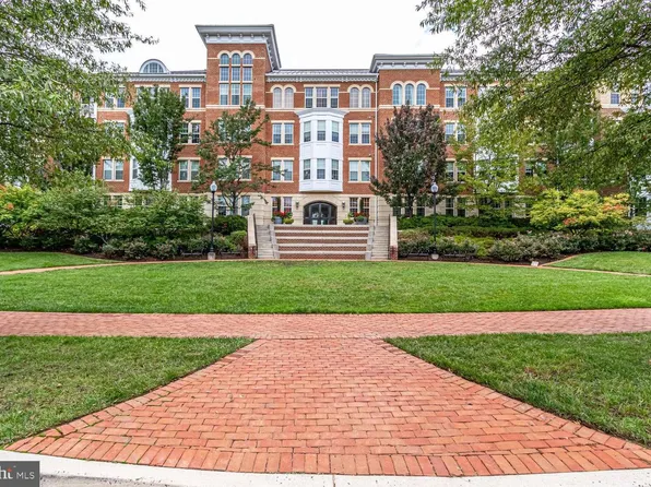 400 Cameron Station Blvd APT 117, Alexandria, VA 22304