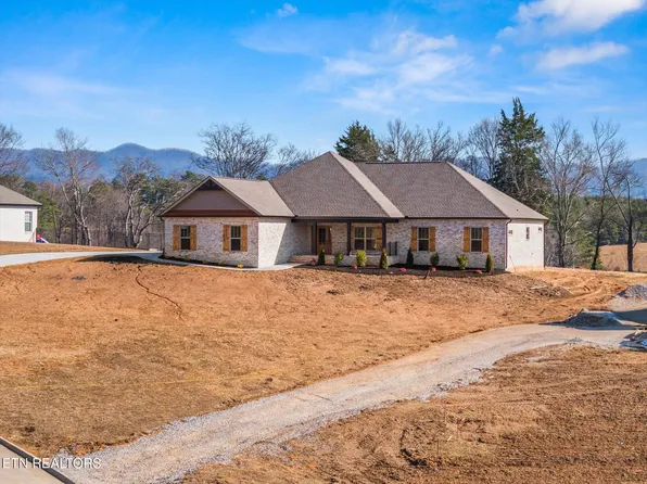 212 Charlie Ln, Maryville, TN 37804