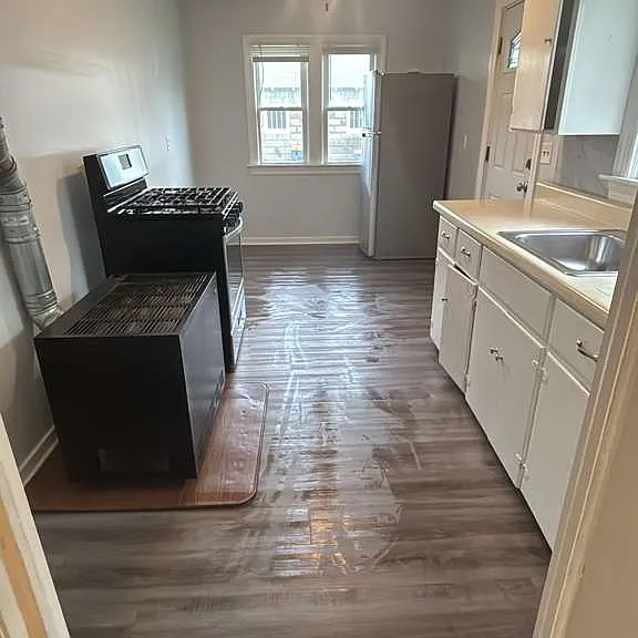 Eat in kitchen