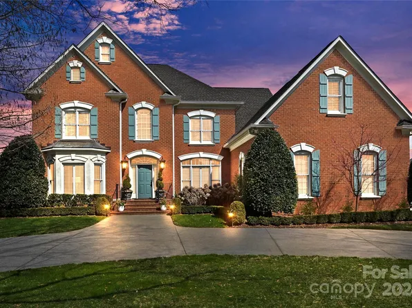 12521 Three Lakes Dr, Charlotte, NC 28277