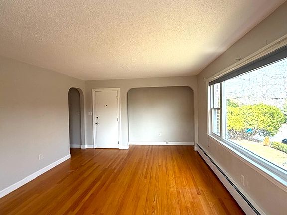 3rd image of 216 Harris Ave APT 2