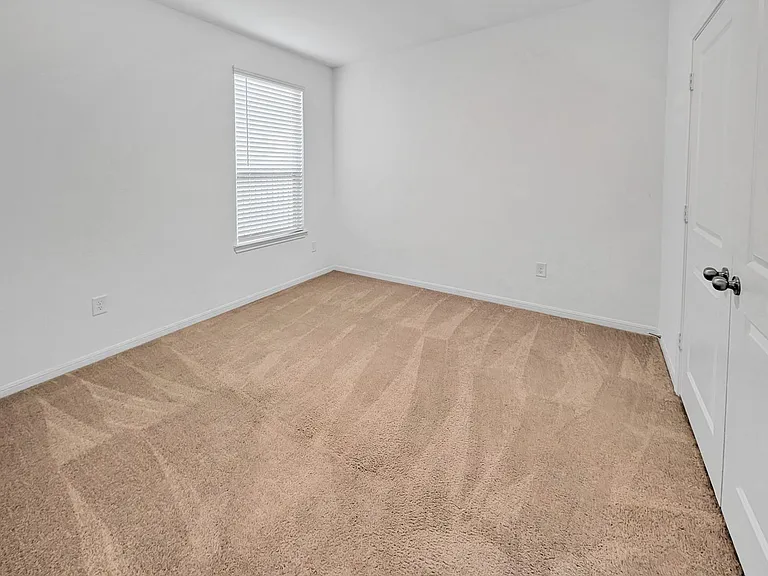 1328 Ventura Creek Dr — Photo 16
