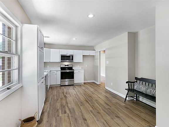3rd image of 89 Lynwood Dr
