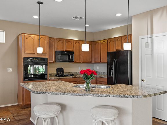 3rd image of 20250 N OXBOW Lane