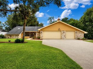 7488 River Country Dr, Weeki Wachee, FL 34607