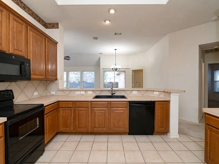 1621 Oak Brook Ln — Photo 16