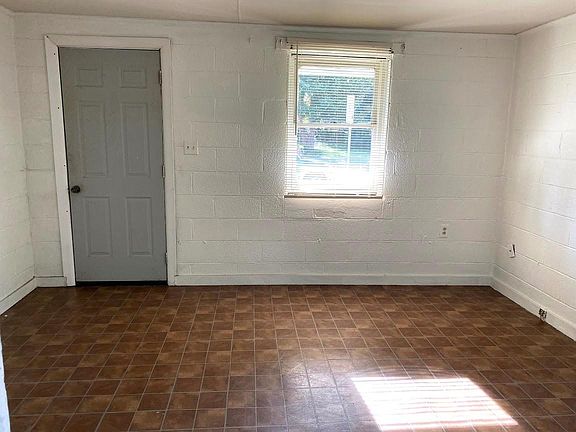2nd image of 713 17th St #A