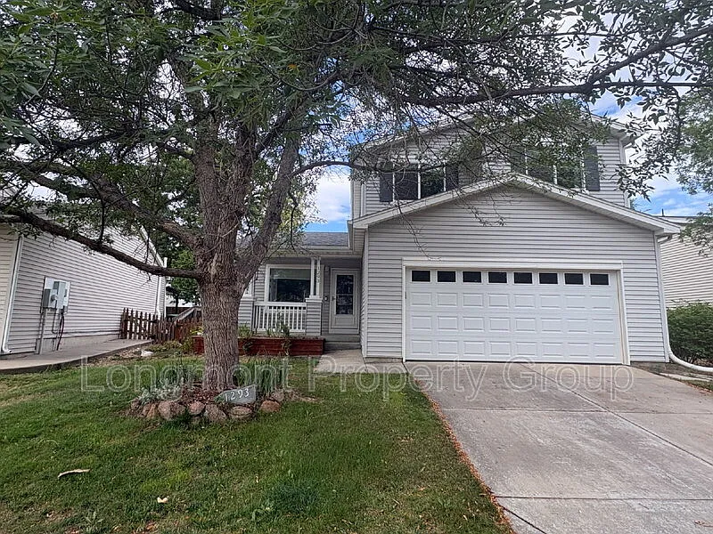 3 bed, 2.5 bath, $2,500 — Photo 2