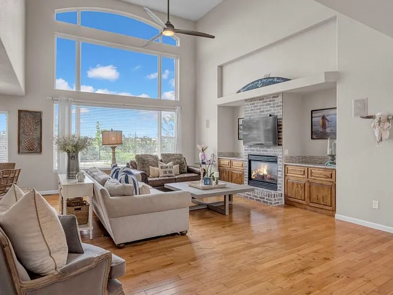 5148 Clearwater Dr — Photo 2