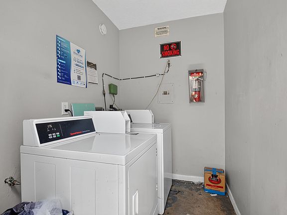 4th image of 1121 Daisy Ave #14
