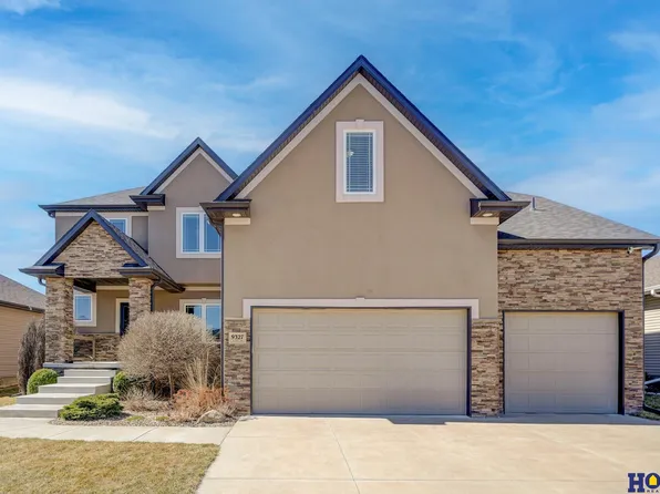 9327 S 31st St, Lincoln, NE 68516
