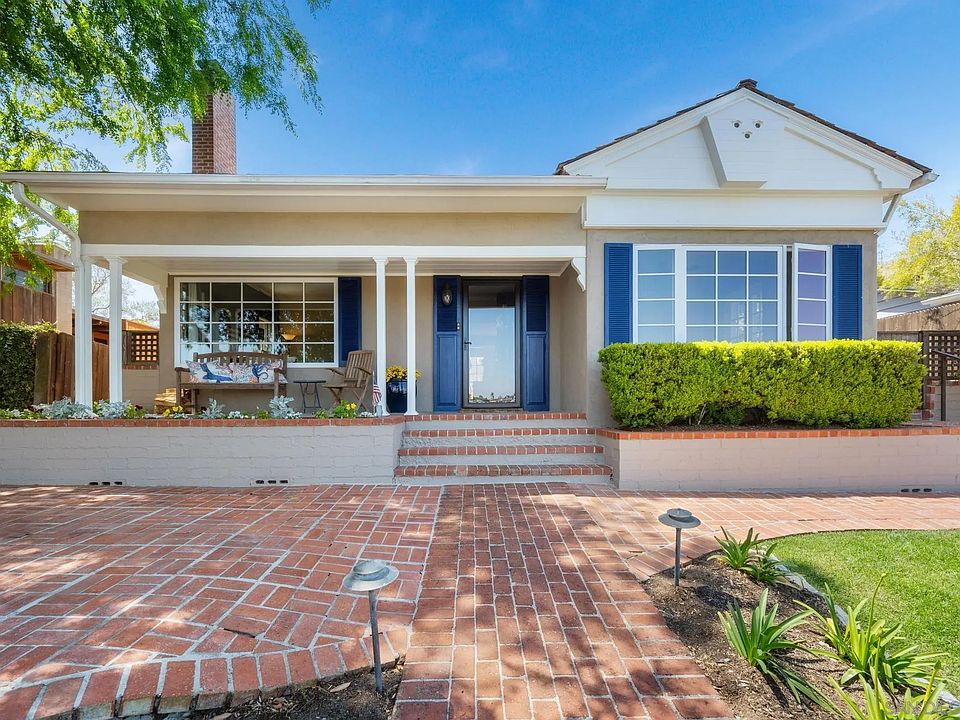 1st image of 3733 La Cresta Dr