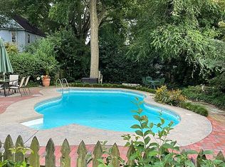 1311 Hawthorne Dr, Chesapeake, VA 23325