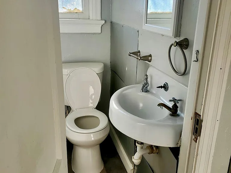 2860 Harrison Ave — Photo 27