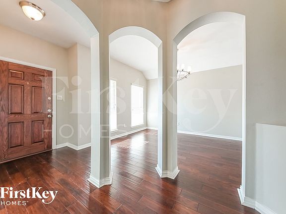 2nd image of 3108 Silver Creek Dr