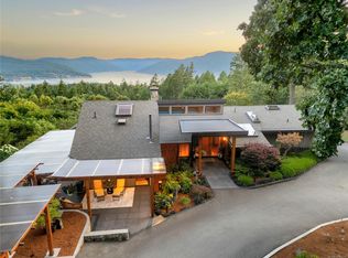 8100 Woodwyn Ter, Central Saanich, BC