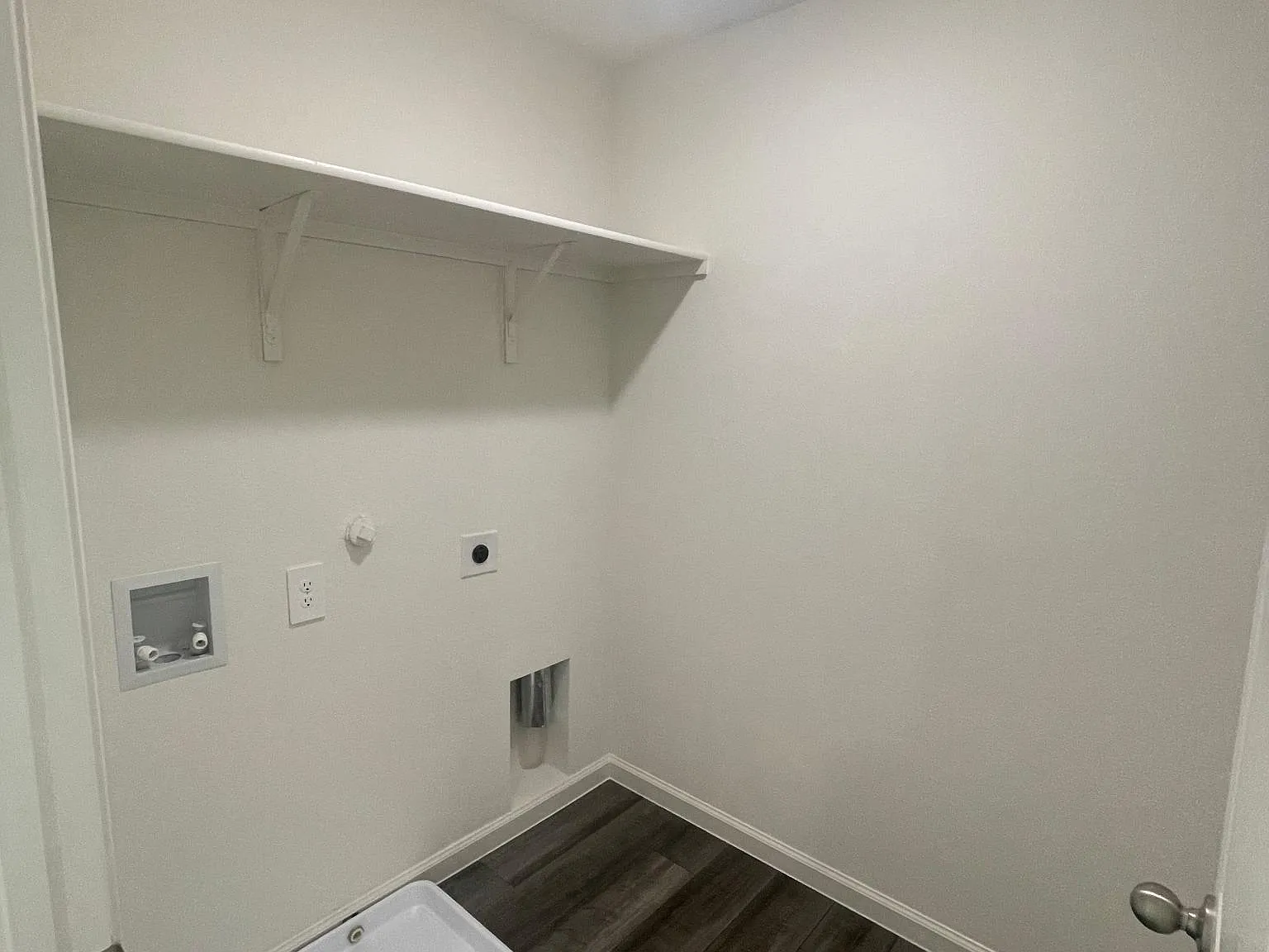 4 bed, 2.5 bath, 2221 sqft, $3,500 — Photo 3
