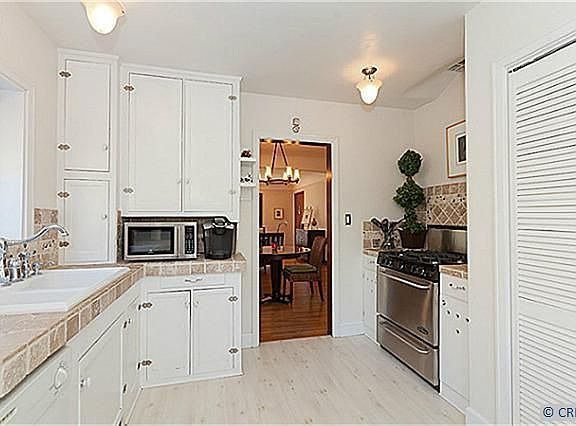 4th image of 527 Virginia Ave