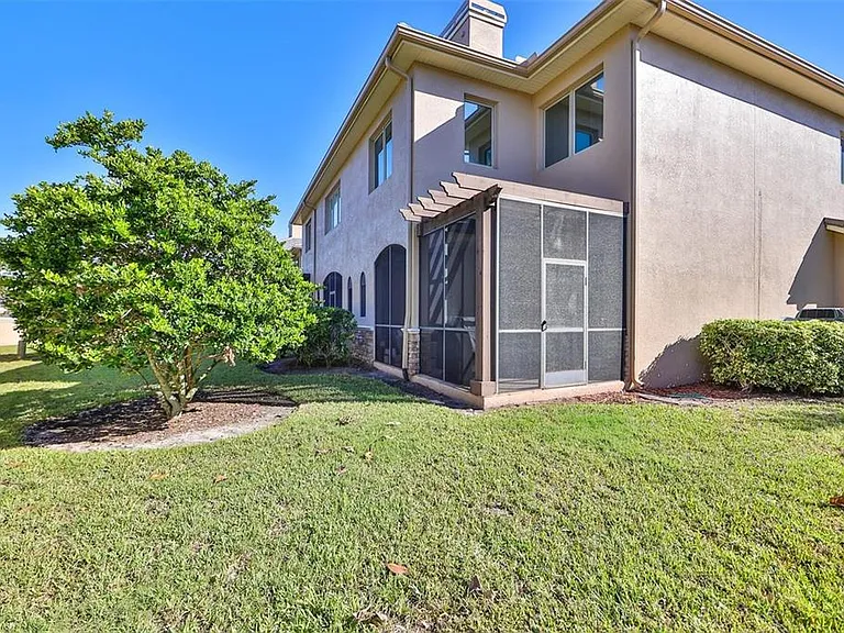 602 Saxony Blvd — Photo 43