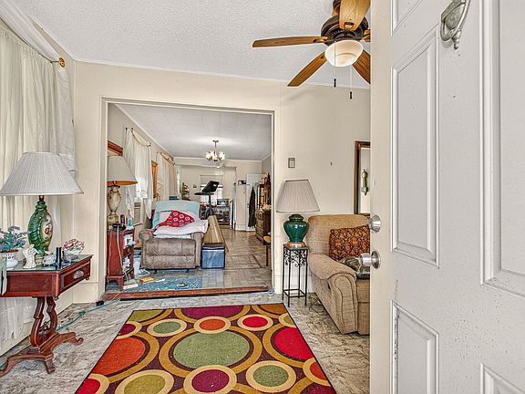 3rd image of 14 Beacon St