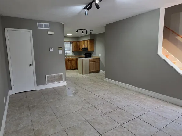 100 Park Row Ave #A, Long Beach, MS 39560