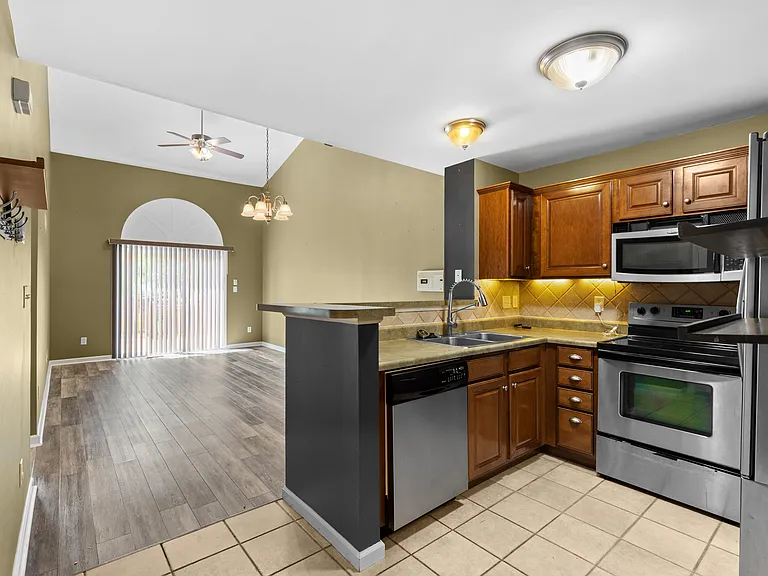 603 Country Village Dr — Photo 5