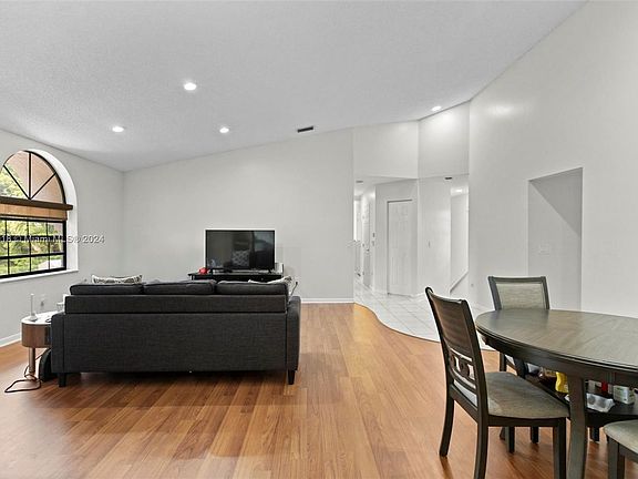 3rd image of 5188 Europa Dr APT I