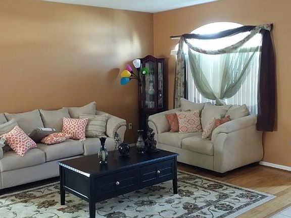 4th image of 204 Beckenham Dr