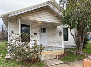 1004 11th St, Brownwood, TX 76801