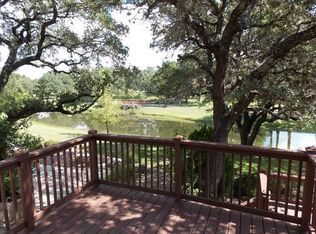 104 W Creekview Dr, Fredericksburg, TX 78624