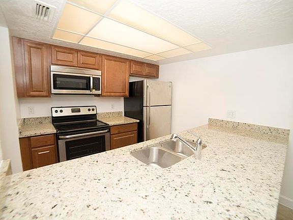 5th image of 5131 Eaglesmere Dr #31-C08-2
