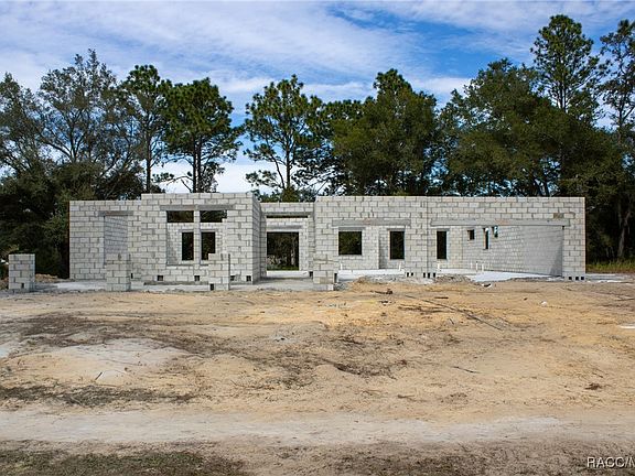 3rd image of 2419 W Axelwood Dr